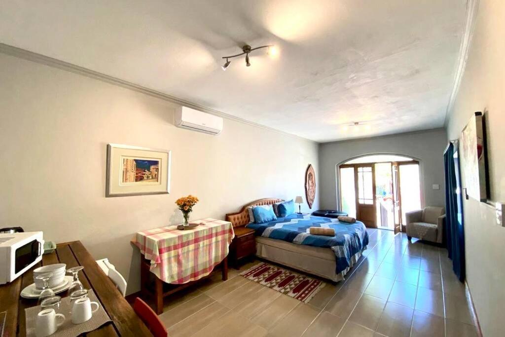 Le Grec Wine Tram Apartment Franschhoek Buitenkant foto