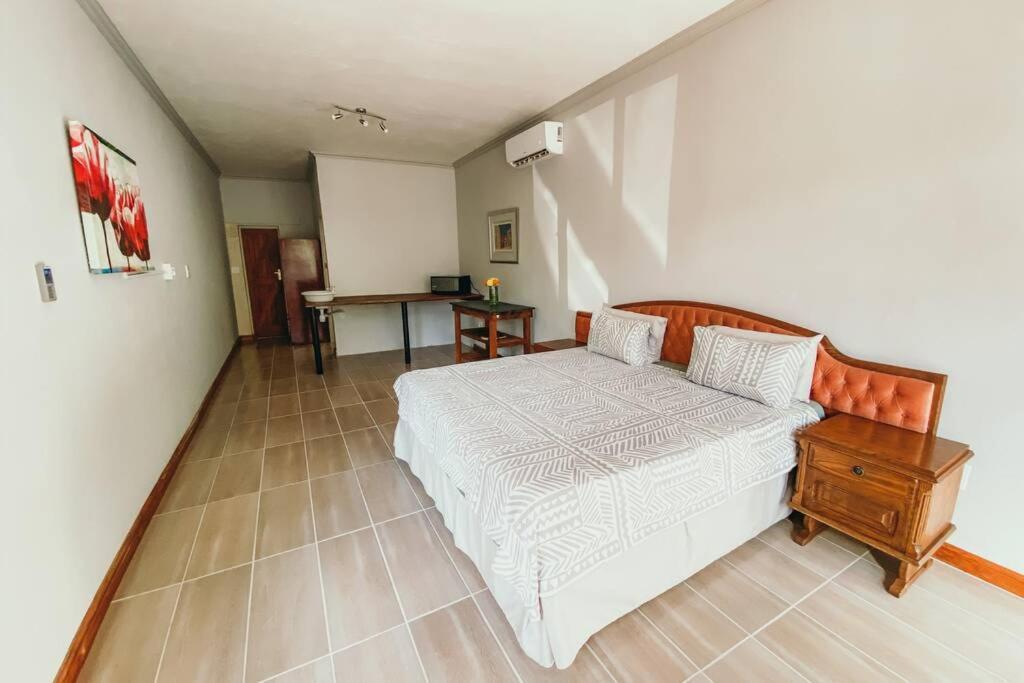 Le Grec Wine Tram Apartment Franschhoek Buitenkant foto